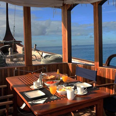 Crown Beach Hotel-Private Bikini Beach Dhiffushi Ngoại thất bức ảnh