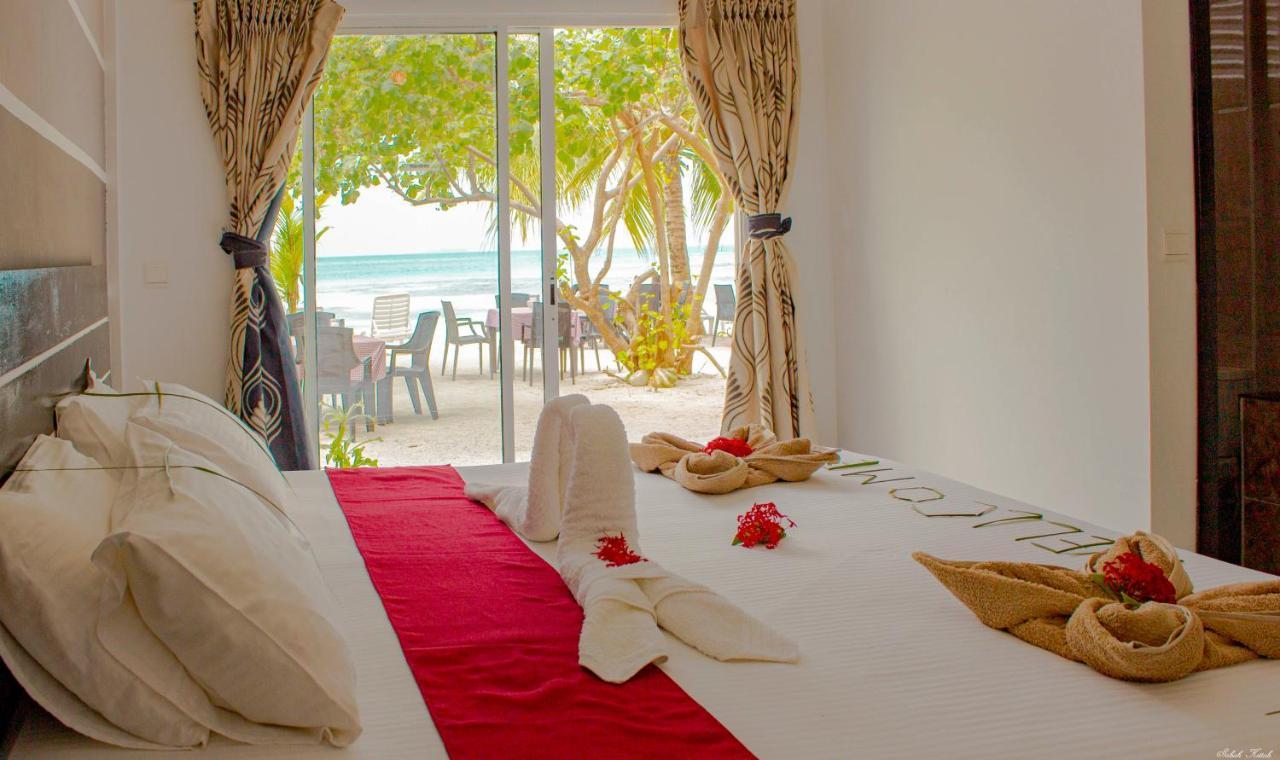 Crown Beach Hotel-Private Bikini Beach Dhiffushi Ngoại thất bức ảnh