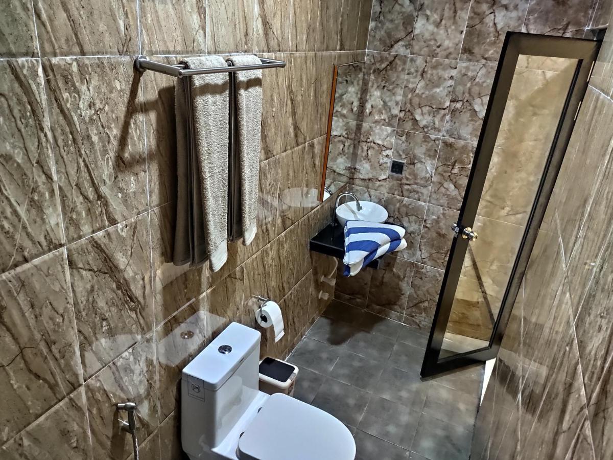 Crown Beach Hotel-Private Bikini Beach Dhiffushi Phòng bức ảnh