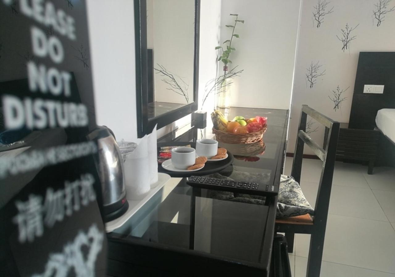 Crown Beach Hotel-Private Bikini Beach Dhiffushi Ngoại thất bức ảnh