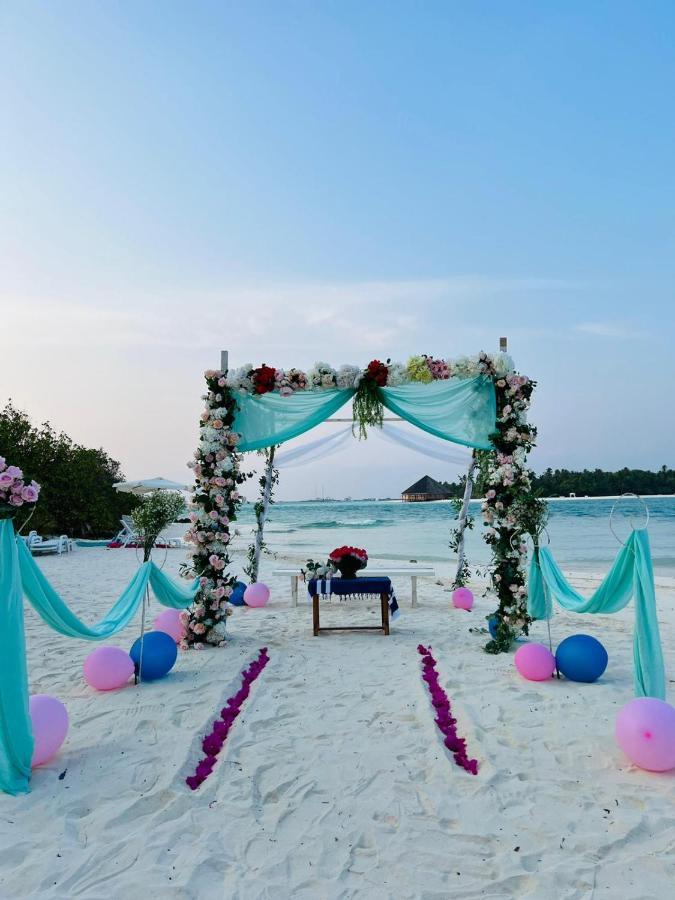 Crown Beach Hotel-Private Bikini Beach Dhiffushi Ngoại thất bức ảnh