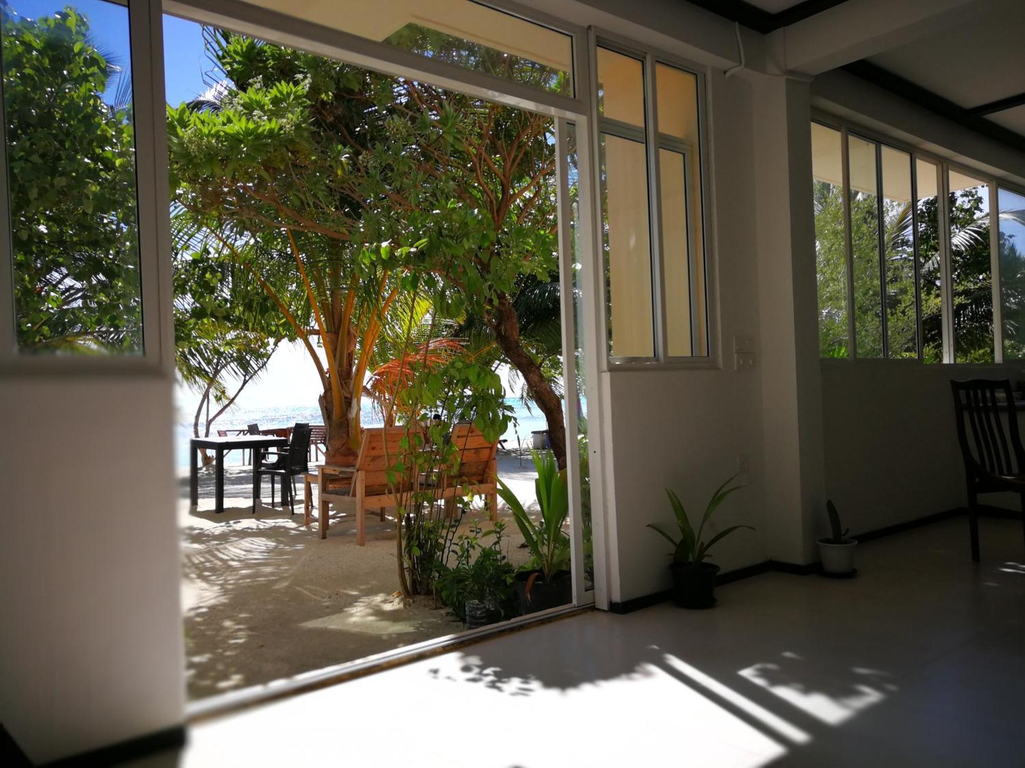 Crown Beach Hotel-Private Bikini Beach Dhiffushi Ngoại thất bức ảnh
