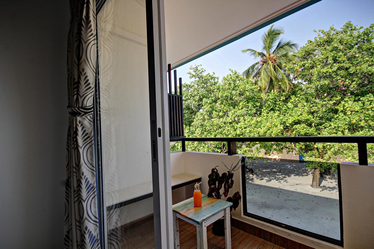 Crown Beach Hotel-Private Bikini Beach Dhiffushi Ngoại thất bức ảnh